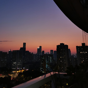 女厕偷拍撒尿全过程免费观看
